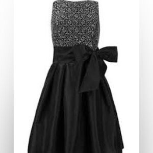 Cachet Black and Silver Sleeveless Cocktail Dress 10